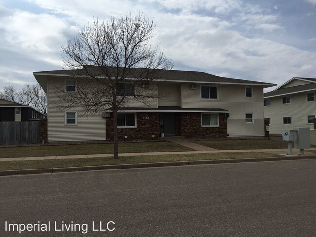 Building Photo - 1021 Imperial Cir