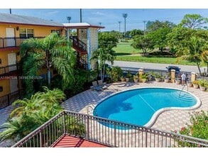 Building Photo - 744 NE 14th Ave