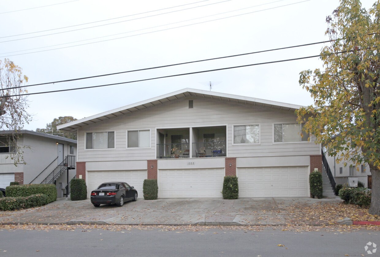 Foto del edificio - 1555 Alta Glen Dr