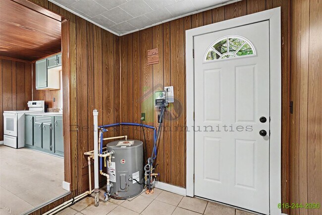 Foto del edificio - 4206 S Shore Dr