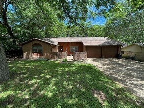 Building Photo - 9601 Brookwood Cir