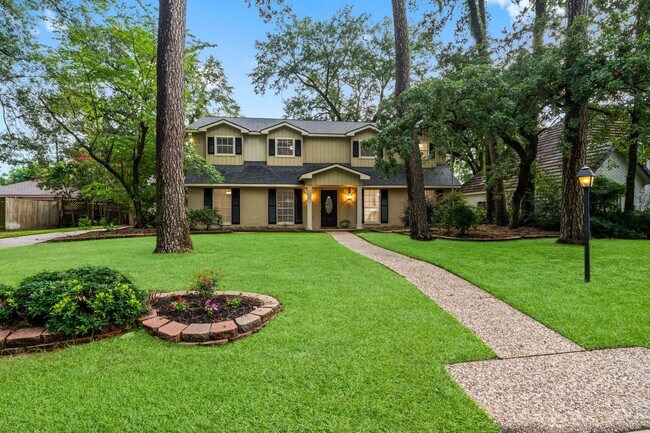 Building Photo - 16815 Memorial Oaks Ln