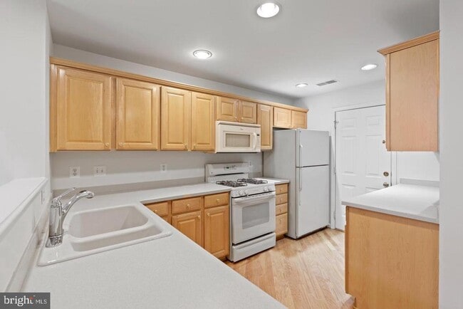 Foto del edificio - 1925 Crescent Park Dr