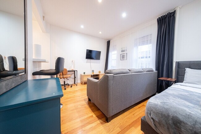 Foto del edificio - 317 E 75th St