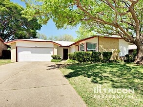 Building Photo - 713 Cavendish Dr