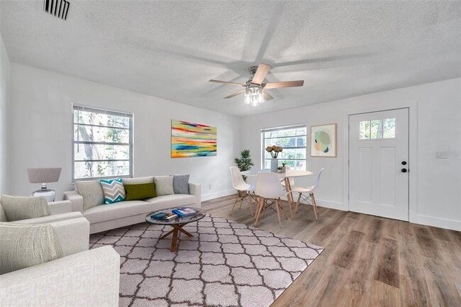 Foto del edificio - 304 W Idlewild Ave