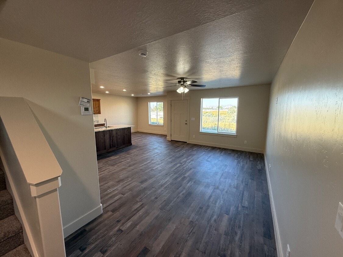 Primary Photo - Eastside View Townhomes