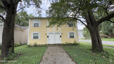 Building Photo - 727 E Court Ave