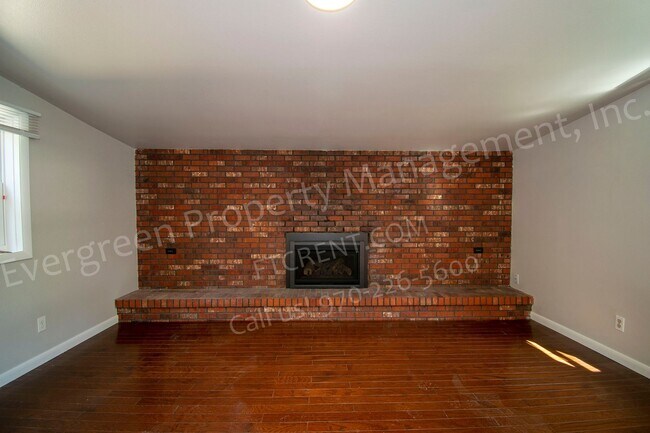 Foto del edificio - 3 Bed House in Northwest Fort Collins!