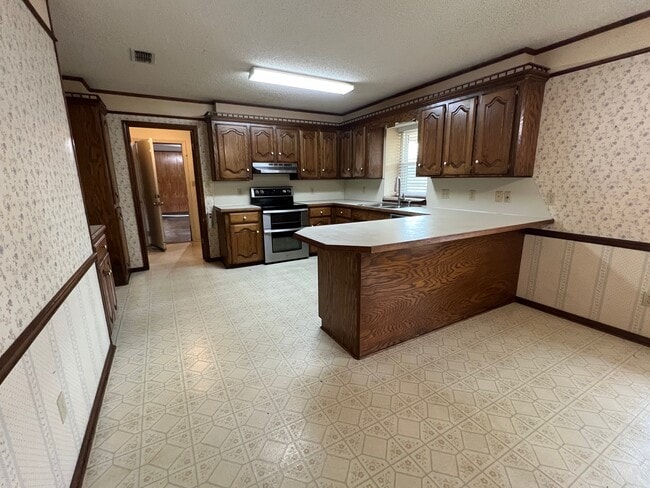 Building Photo - 203 Kimball Dr