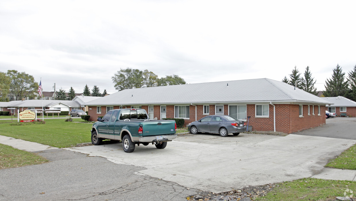 Building Photo - Susann Manor Apartments
