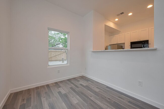Foto del edificio - AFFORDABLE 4BD/2.5BA SINGLE HOUSE!
