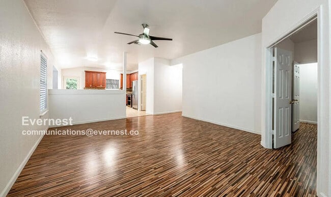 Foto del edificio - 902 Mammoth Ct