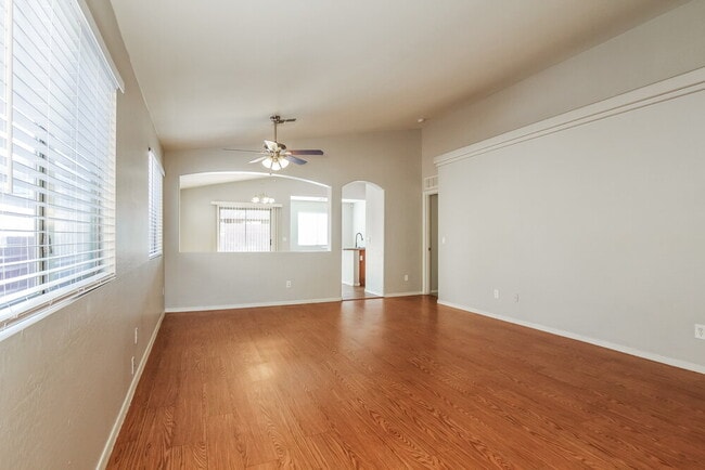 Building Photo - 3329 W Wayland Dr