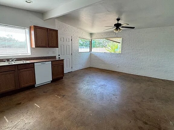 Foto del edificio - 118 N Campbell Ave