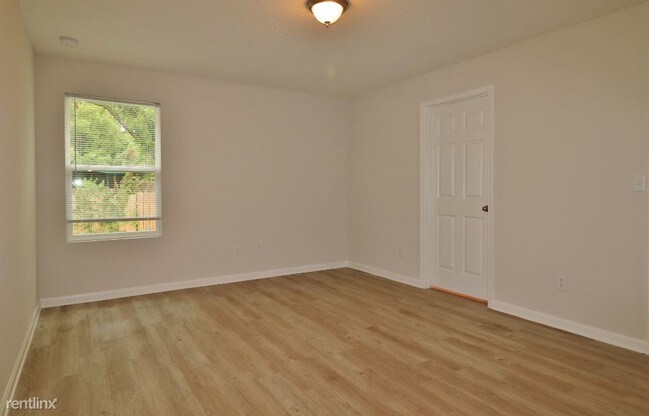 Foto del edificio - 3 br, 2 bath House - 156 Odell St