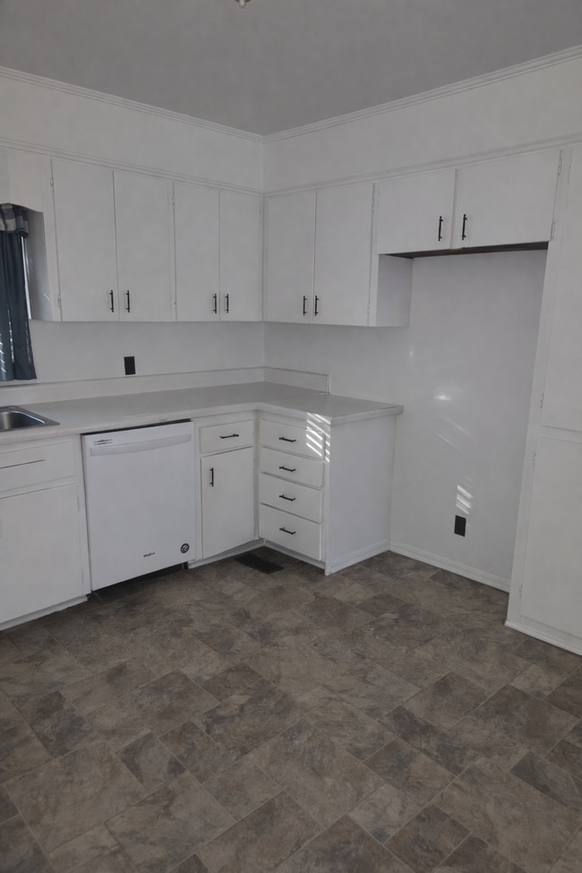 Building Photo - 3422 Shenandoah Dr