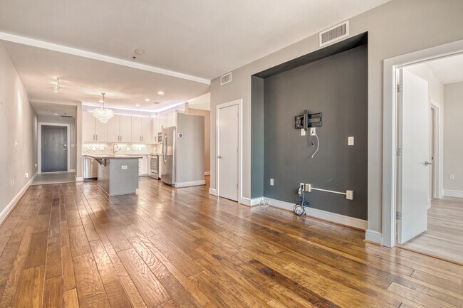 Foto del edificio - 333 W Trade St