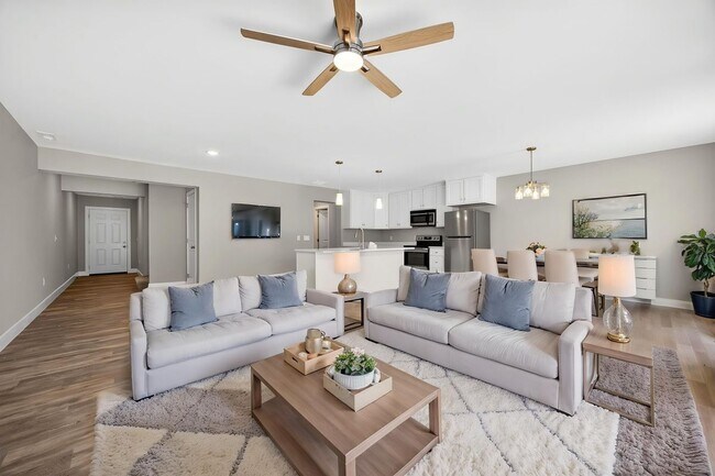 Foto del edificio - 624 Westwoods Rd