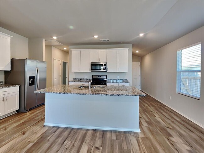 Foto del edificio - 5105 Sidesaddle Dr