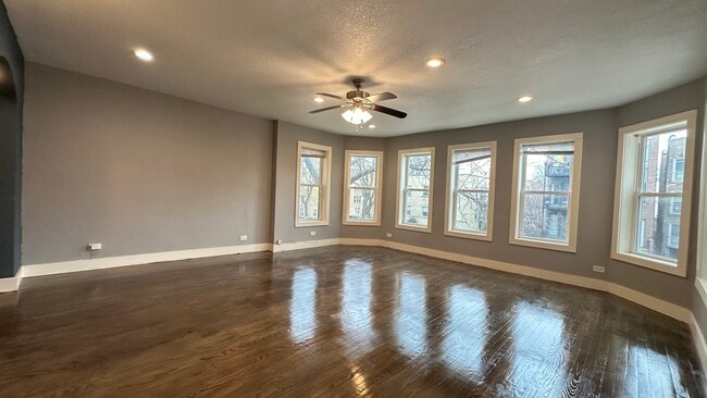 Building Photo - 6207 N Talman Ave