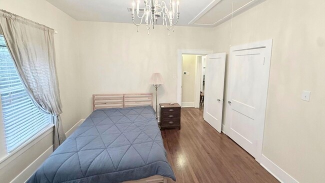 Foto del edificio - 2220 Avalon Pl