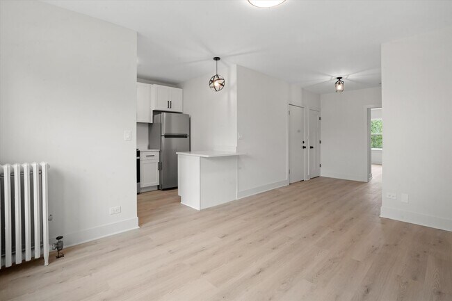 Foto del edificio - 3035 W Rosemont Ave