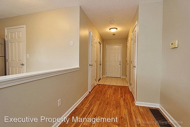 Building Photo - 234 Hidden Meadows Dr