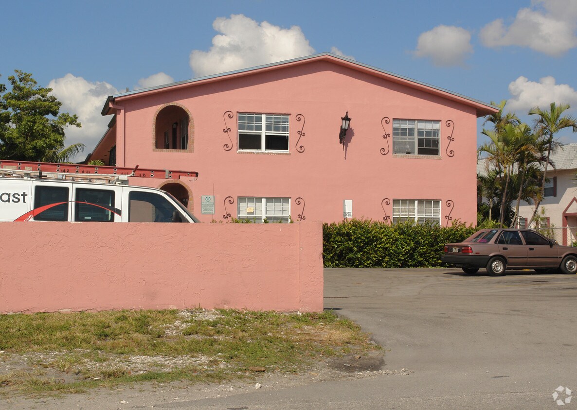 Foto del edificio - 1025 NE 3rd Ave