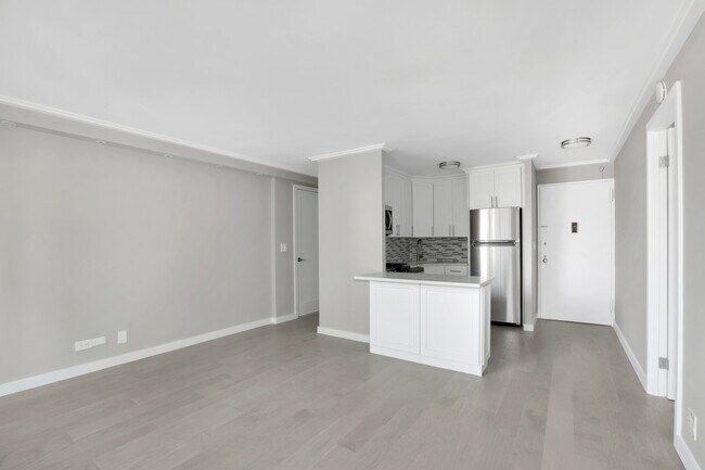 Building Photo - Sunny South Facing One Bedroom
