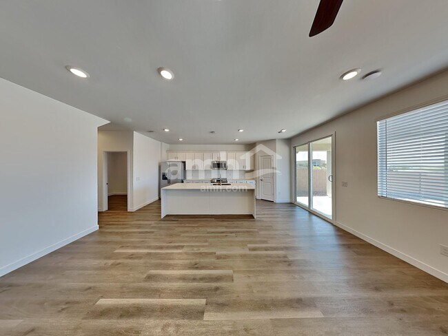 Foto del edificio - 6293 W Paseo Vito