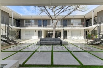 Building Photo - 2816 Throckmorton St