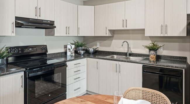 Building Photo - Crestwood Apartments