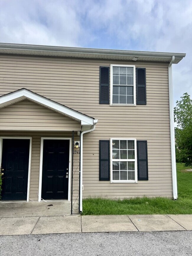 Foto del edificio - 2 Bed, 1.5 Bath Duplex in North Murfreesboro