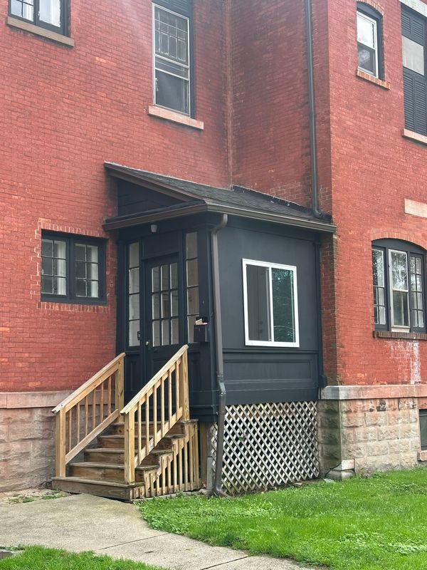 Building Photo - 14 S Lewis St