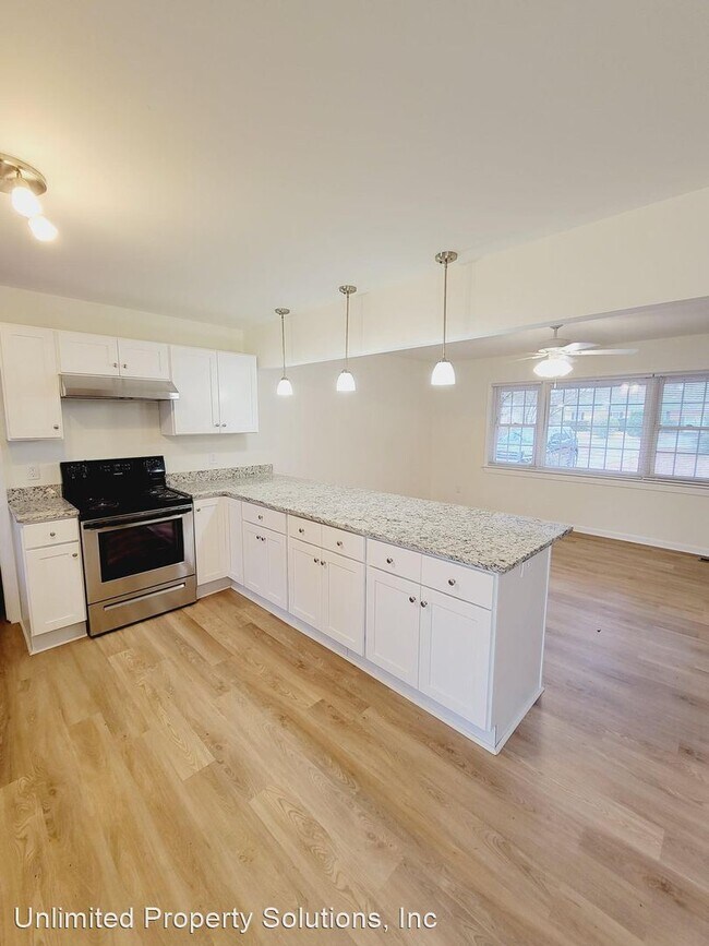Building Photo - 3 br, 2 bath House - 246 Lullwater Drive