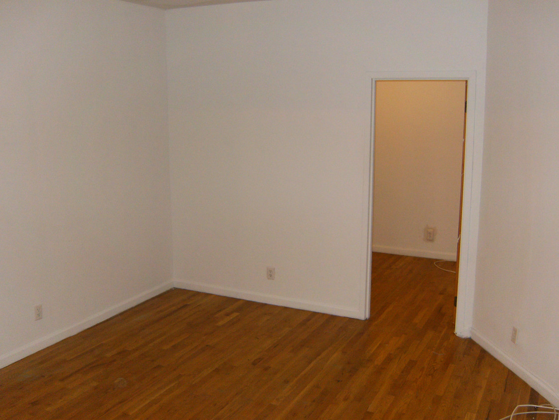Primary Photo - 165 Mulberry St