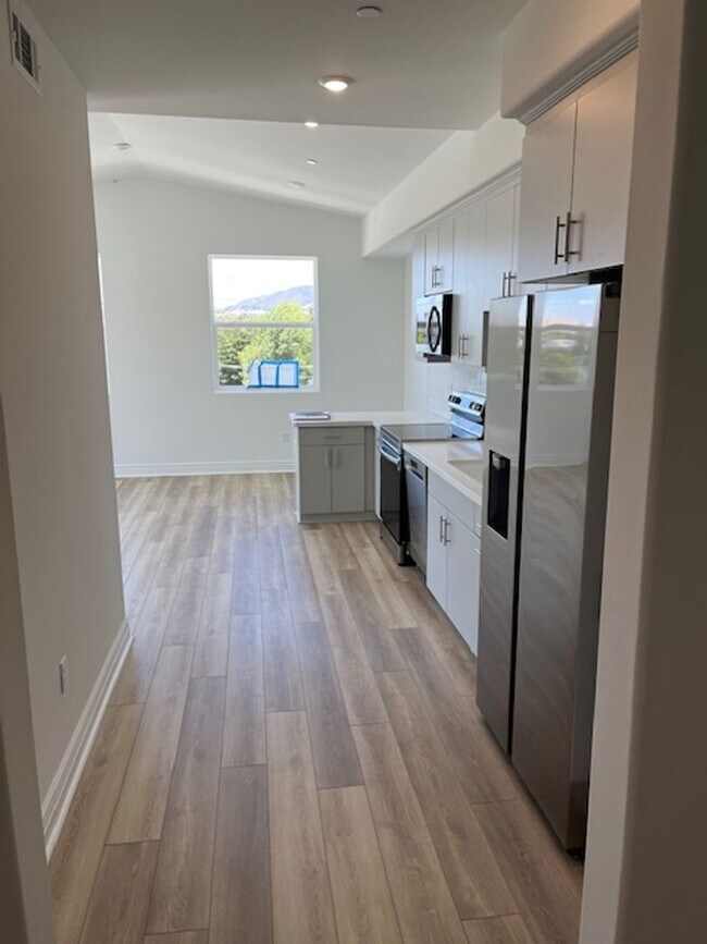 Foto del edificio - 2 Bedroom 2 Full Bath Condo with Stunning Views and Energy Savings