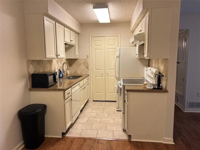 Foto del edificio - 3129 Sappington Pl