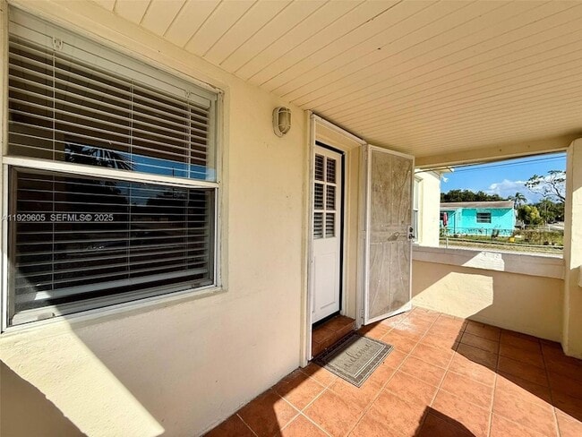 Photo - 2403 Scott St House