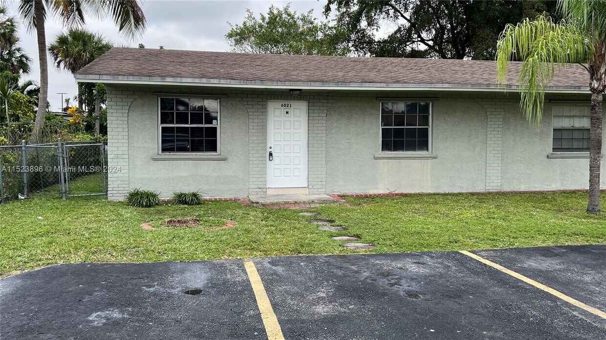 Primary Photo - 6021 SW 36th Ct