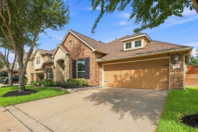 Building Photo - 17915 Creek Bluff Ln