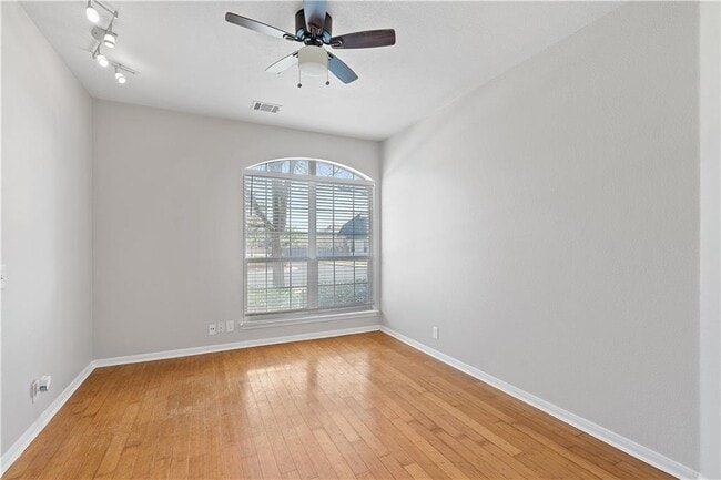 Foto del edificio - 4036 Barlow Dr