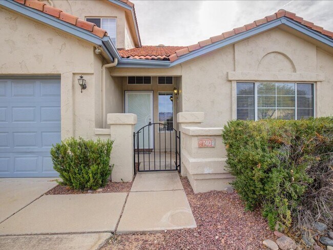 Building Photo - 3 Bedroom 2 1/2 Bath
