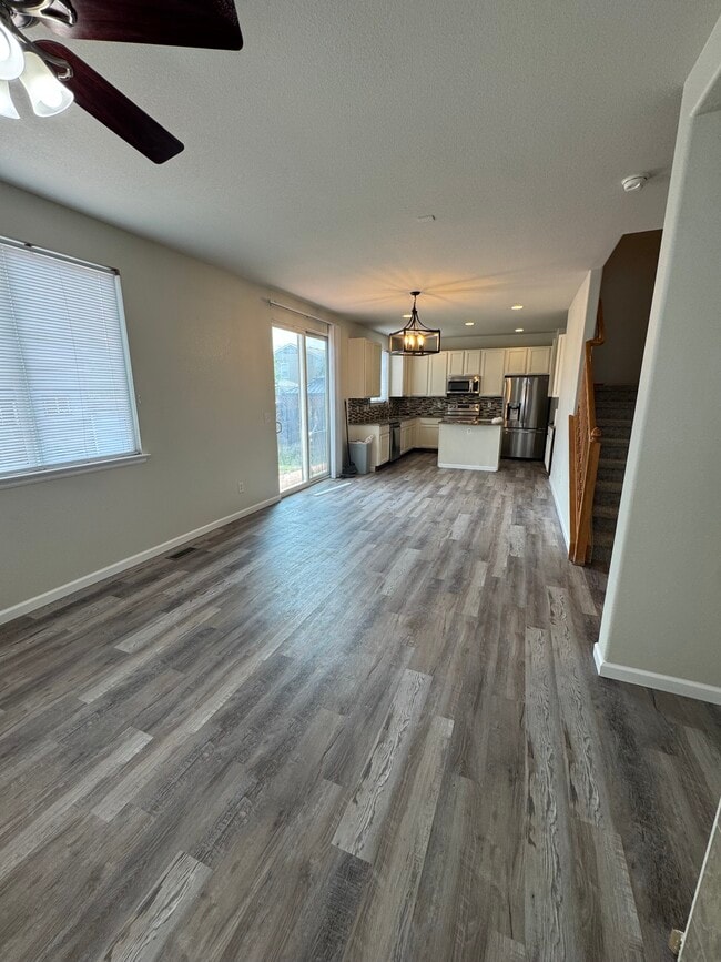 Building Photo - 4948 Spinning Wheel Dr