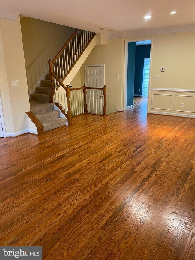 Foto del edificio - 8865 Ashgrove House Ln