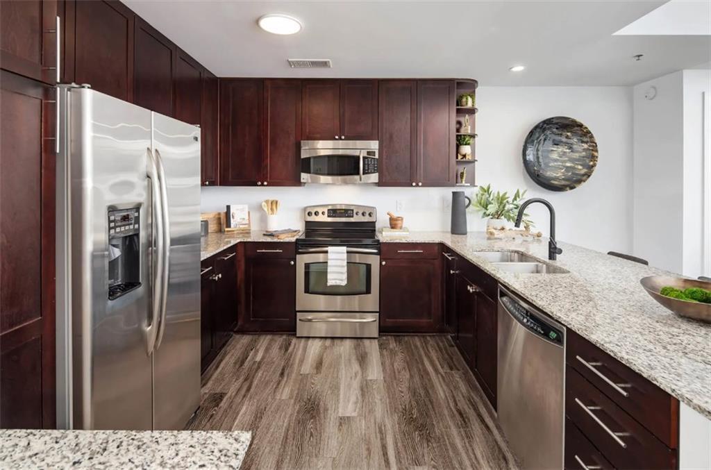Foto principal - 3242 Peachtree Rd NE