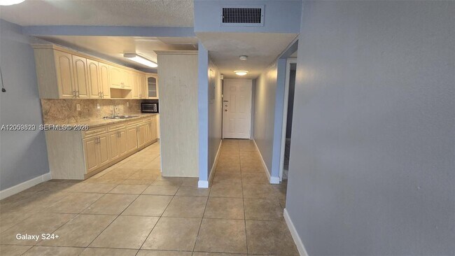 Building Photo - 10090 NW 80th Ct