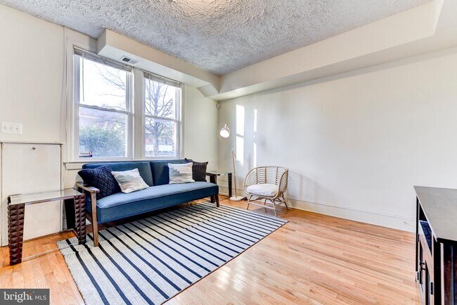 Foto del edificio - 1125 West Virginia Ave NE