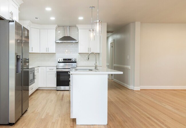 Building Photo - 652 Little Neck House for rent in Virginia...